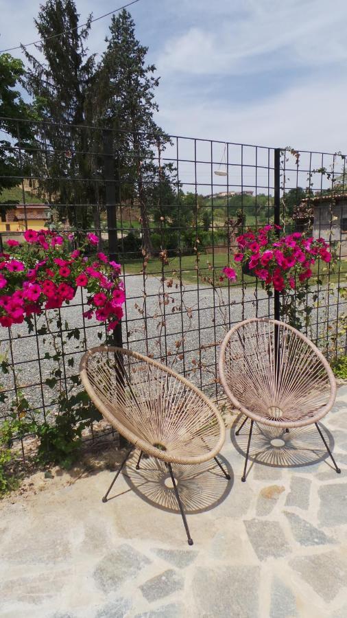 Sotto La Vigna Charm Stay Adults Only Vacation Suite Montegrosso dʼAsti Dış mekan fotoğraf