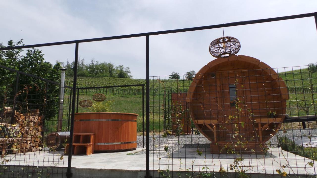 Sotto La Vigna Charm Stay Adults Only Vacation Suite Montegrosso dʼAsti Dış mekan fotoğraf